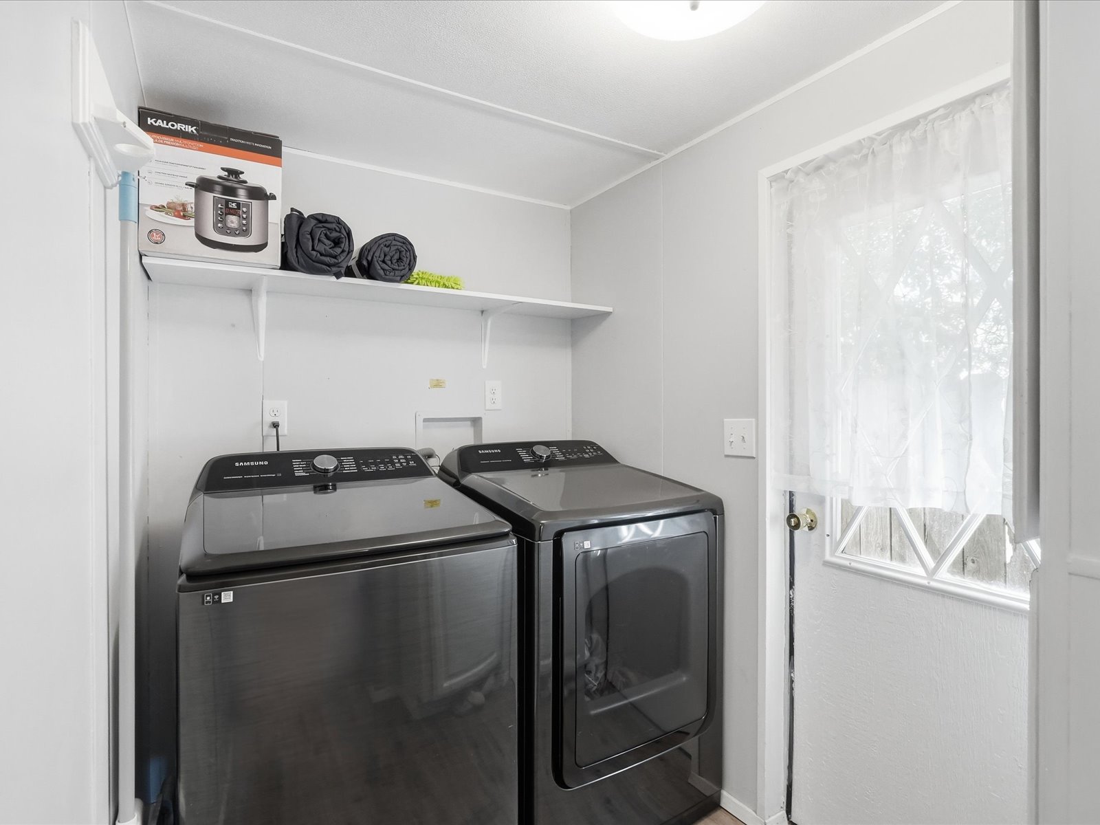 145 Taylor Avenue, view 11