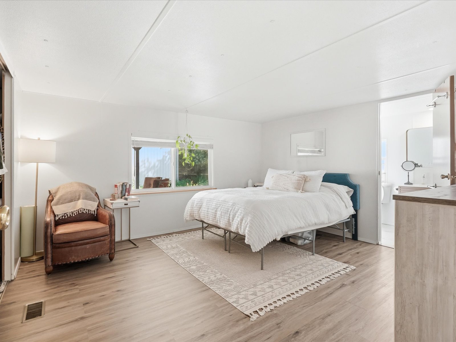 145 Taylor Avenue, view 12