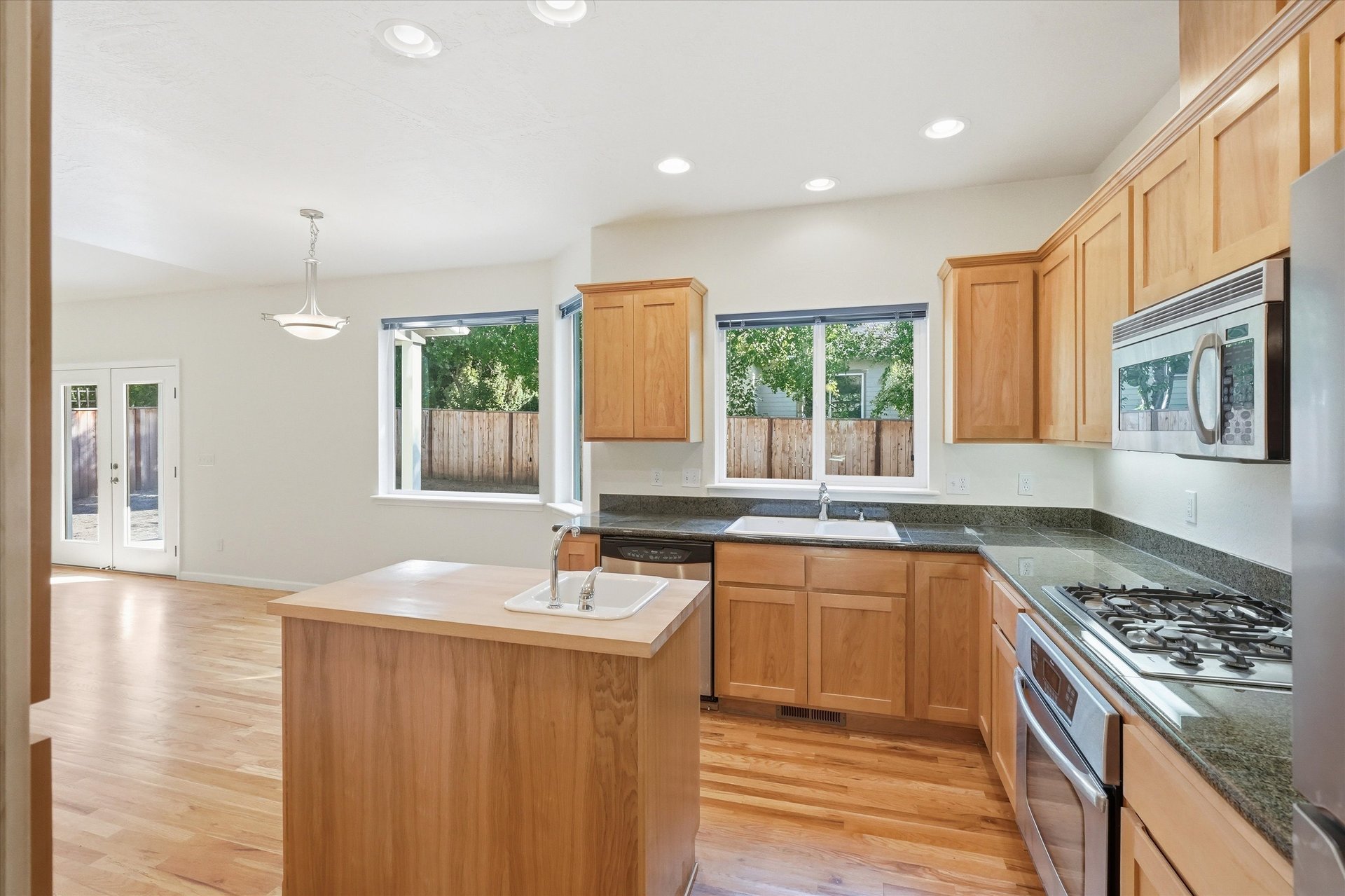 1852 Summer Place, view 9
