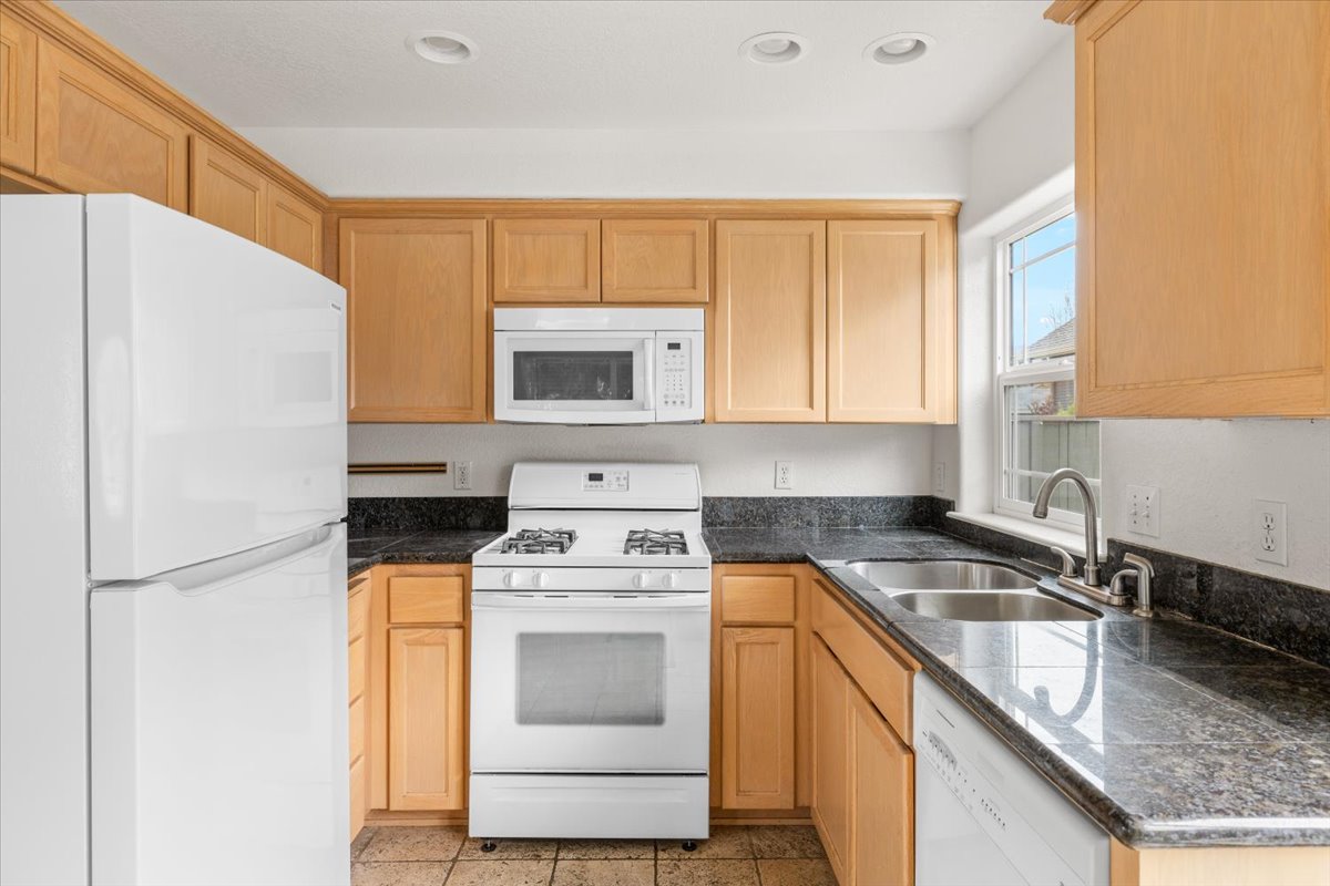 228 Talent Avenue #16, view 9