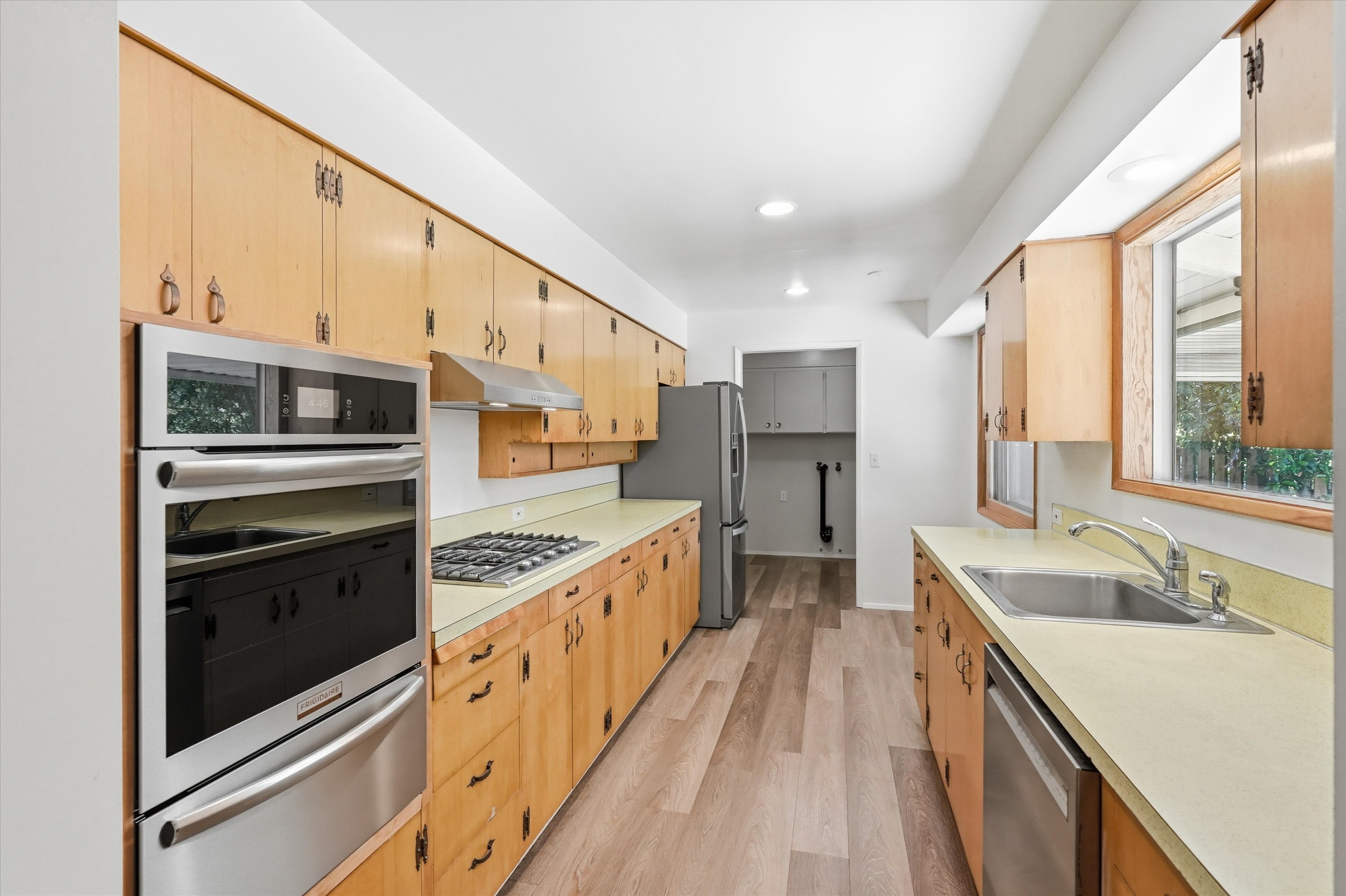 316 Stanley Avenue, view 12