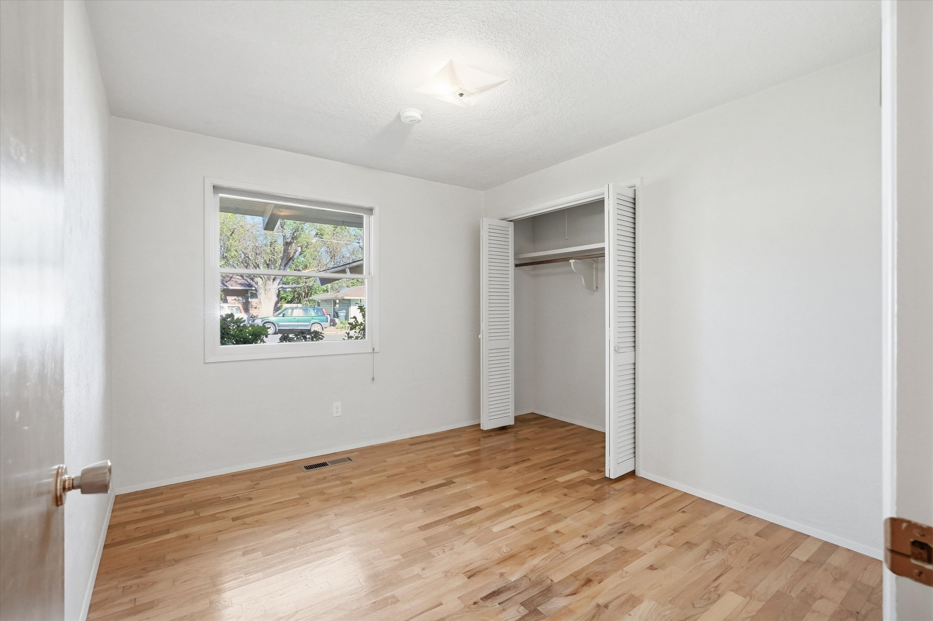 316 Stanley Avenue, view 15