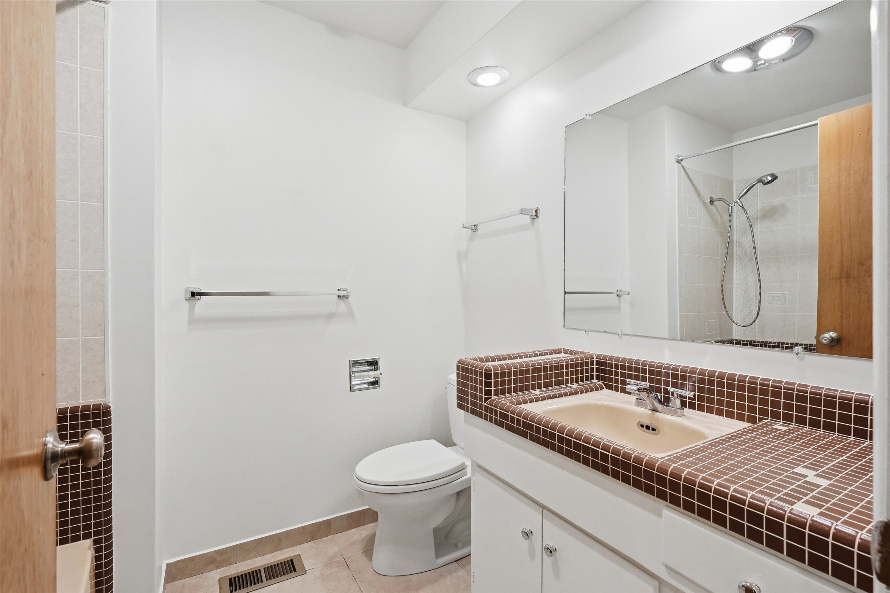 316 Stanley Avenue, view 17