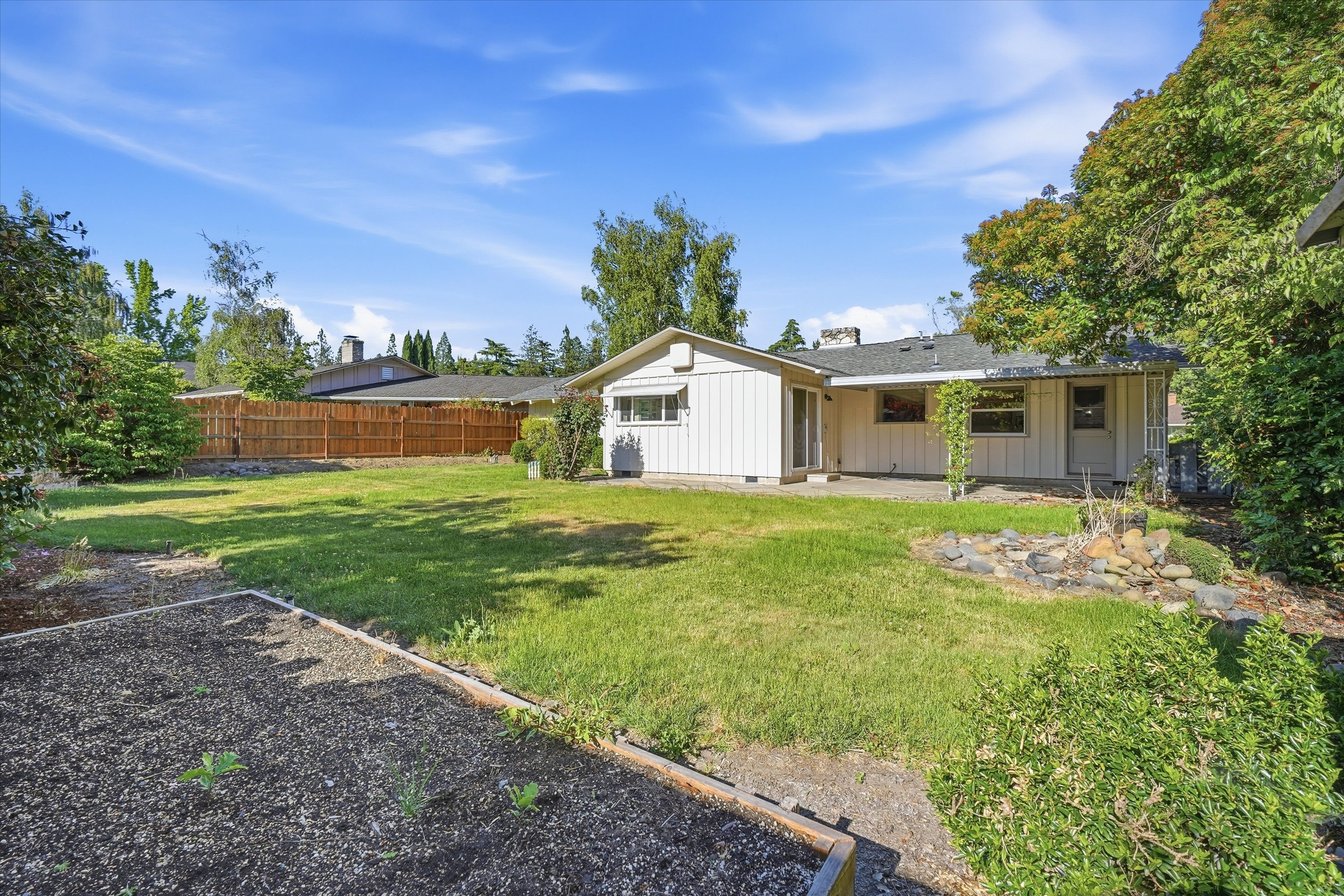 316 Stanley Avenue, view 26