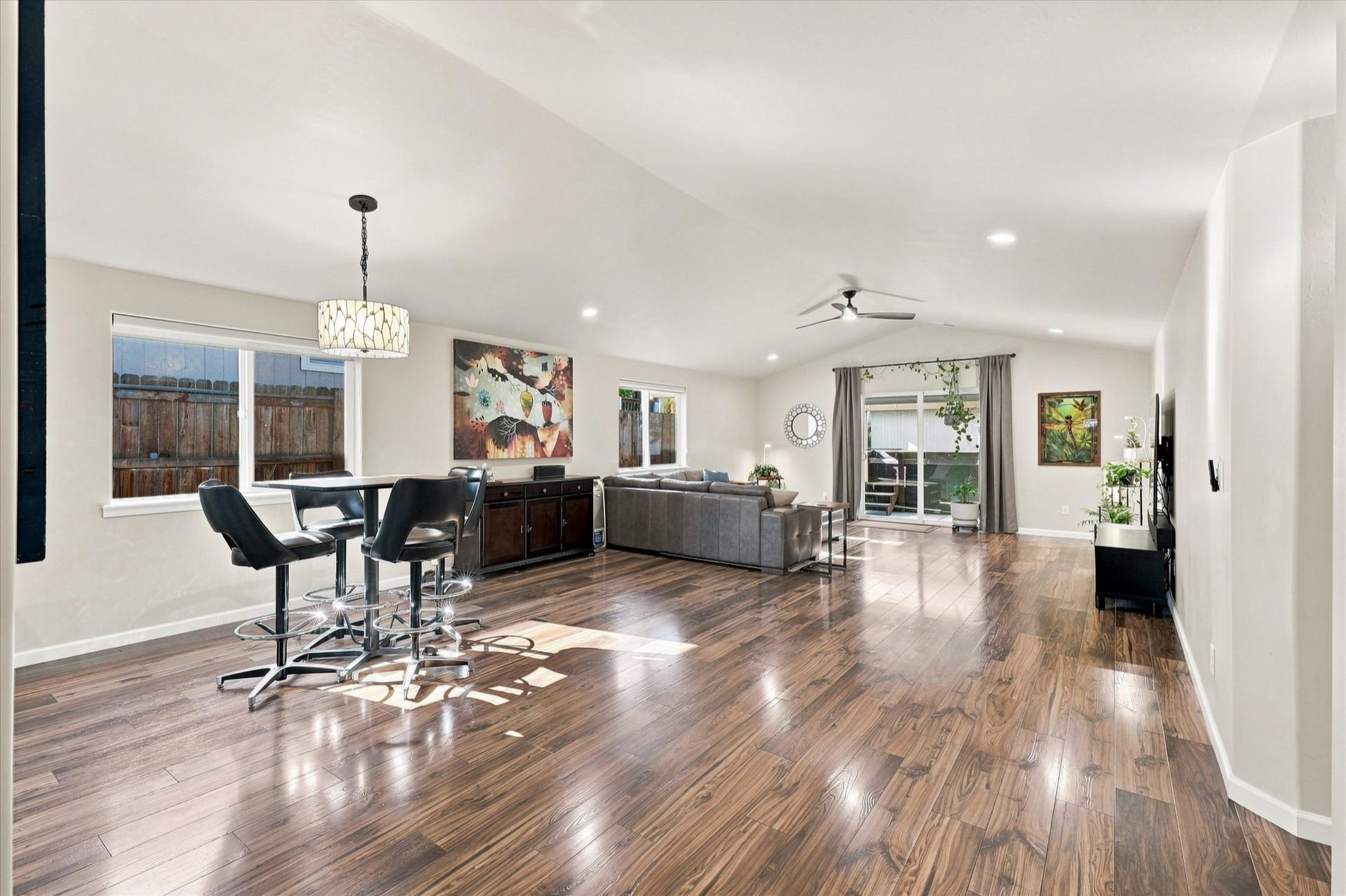 928 Stonewater Drive, view 9