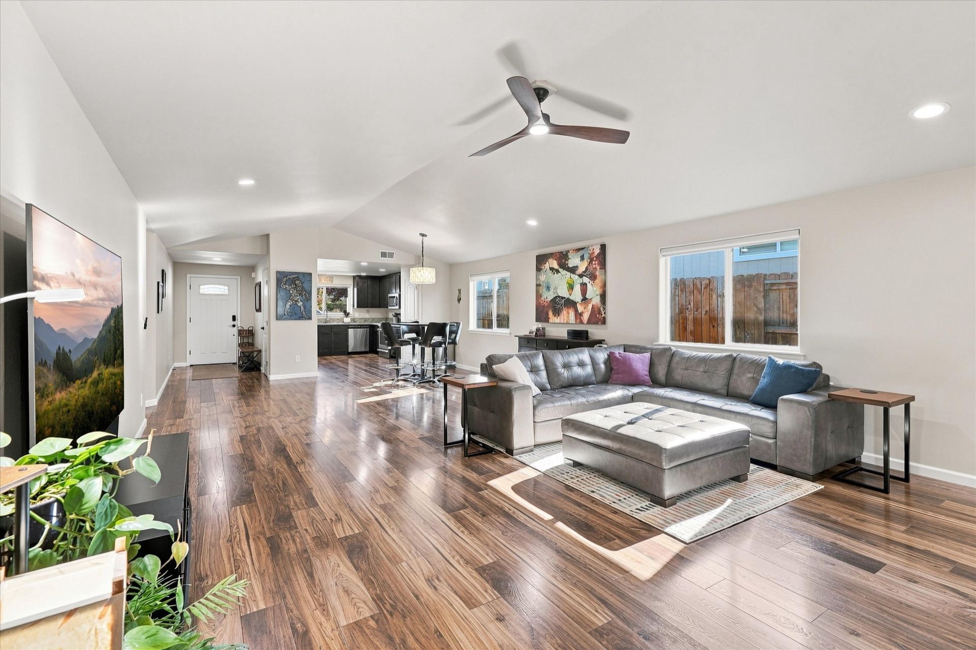 928 Stonewater Drive, view 12