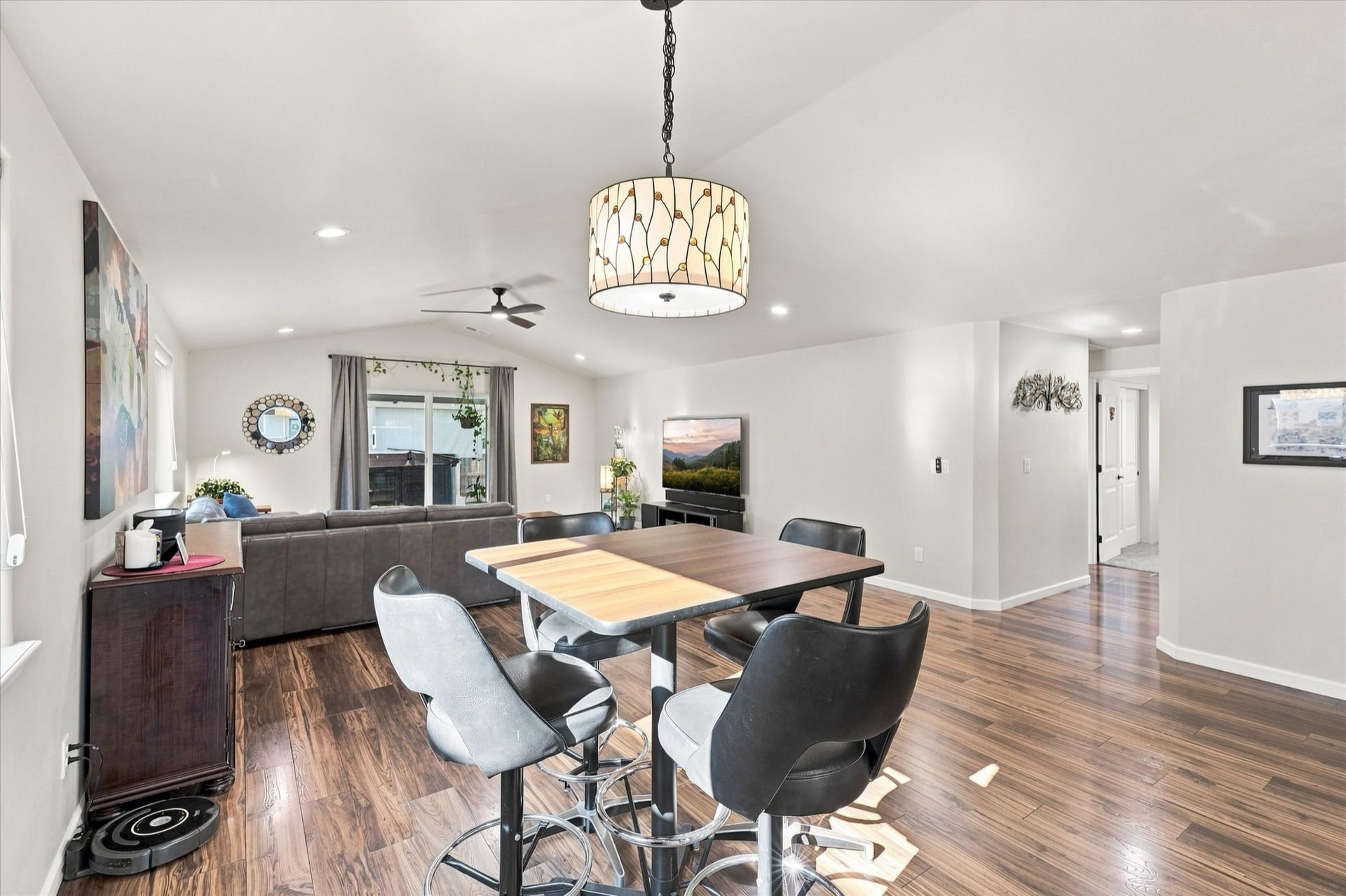 928 Stonewater Drive, view 14