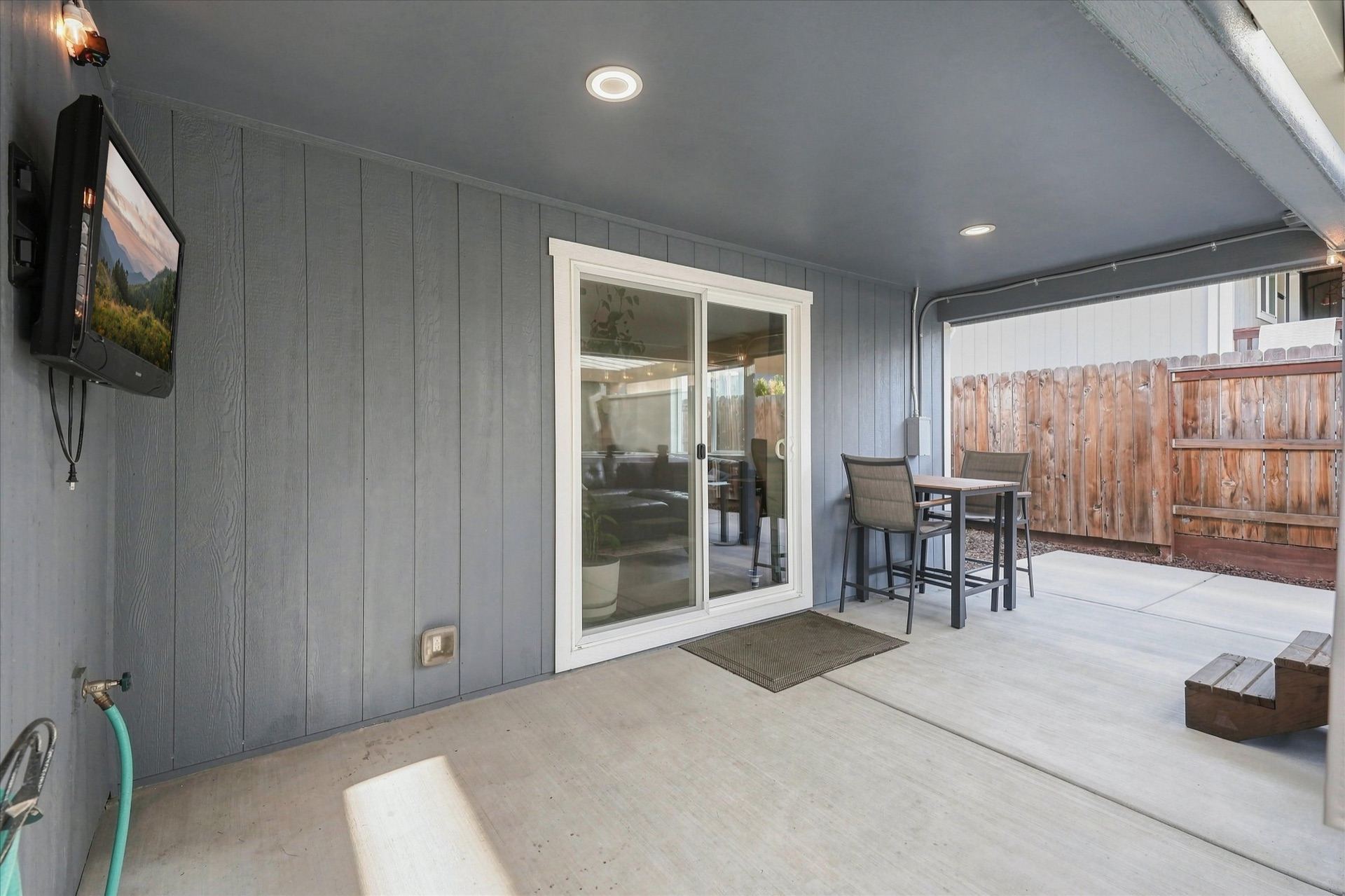 928 Stonewater Drive, view 32